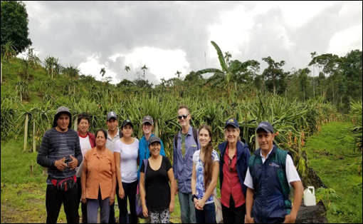 Group photo in Ecuador Amazon